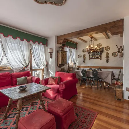 Apartment Casa Coccola, Panoramica E Immersa Nel Cortina d'Ampezzo